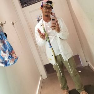 Meet your Posher, Javier